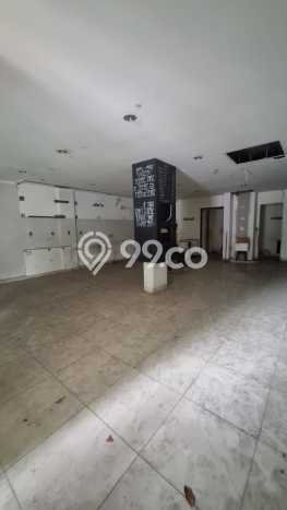 Ruko disewakan lokasi strategis Tebet Jakarta Selatan 423m2 Ruko disewakan lokasi strategis Tebet Jakarta Selatan 423m2