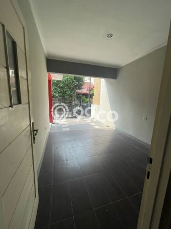 Rumah Luas Asri 4 KT Siap Pakai di Jatibening Bekasi Rumah Luas Asri 4 KT Siap Pakai di Jatibening Bekasi