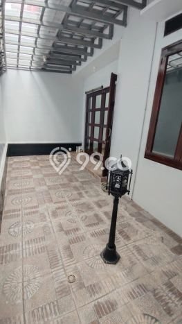 Rumah Mewah LB 220m2 Siap Huni Desain Elegan di Cipinang, Jakarta Timur Rumah Mewah LB 220m2 Siap Huni Desain Elegan di Cipinang, Jakarta Timur