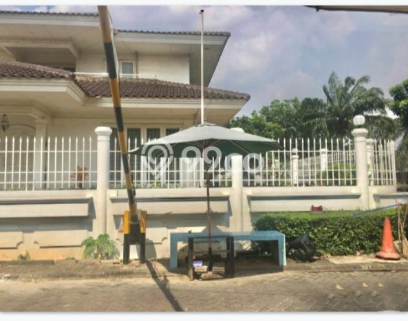 Hunian Elit LB 600m2 Siap Pakai Desain Elegan di Bintaro, Tangerang Selatan Hunian Elit LB 600m2 Siap Pakai Desain Elegan di Bintaro, Tangerang Selatan