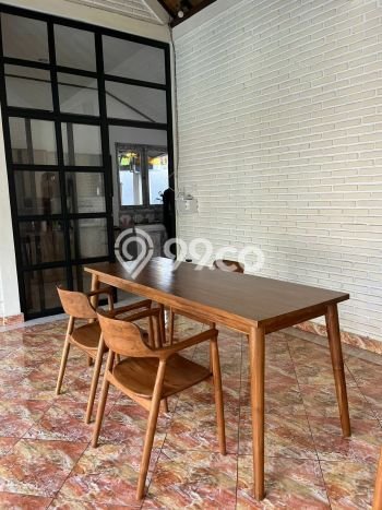 Disewakan! Rumah 3 Kamar Tidur &
4 Kamar Mandi di Sanur Kauh, Denpasar Disewakan! Rumah 3 Kamar Tidur &
4 Kamar Mandi di Sanur Kauh, Denpasar