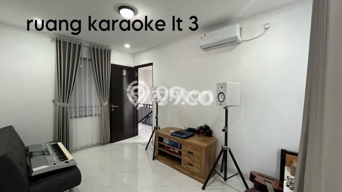 For Sale! Premium House LT 100m2 Desain Elegan di Jati Padang For Sale! Premium House LT 100m2 Desain Elegan di Jati Padang