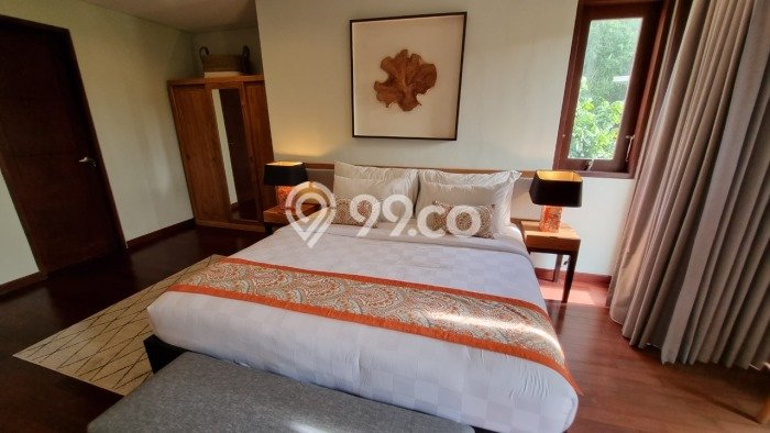 Vila Kawasan , Luas 218m2m², Posisi Strategis Vila Kawasan , Luas 218m2m², Posisi Strategis