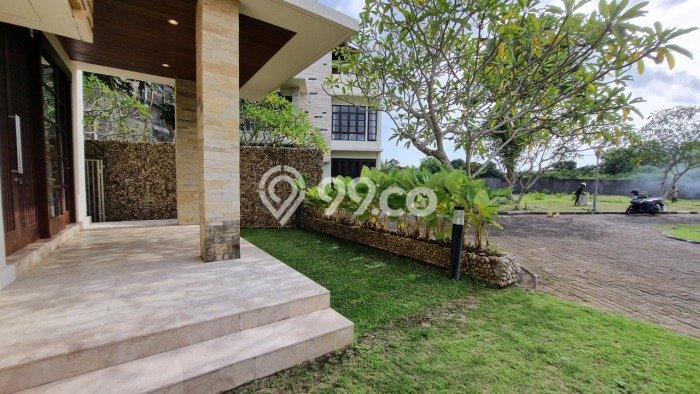 Vila Kawasan , Luas 218m2m², Posisi Strategis Vila Kawasan , Luas 218m2m², Posisi Strategis