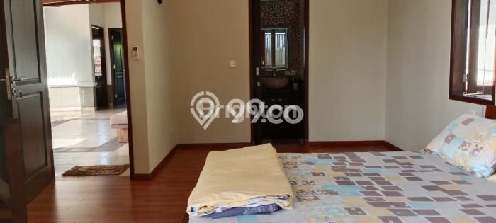 Disewakan! Rumah 6 Kamar Tidur &
4 Kamar Mandi di Gatot Subroto, Denpasar Disewakan! Rumah 6 Kamar Tidur &
4 Kamar Mandi di Gatot Subroto, Denpasar