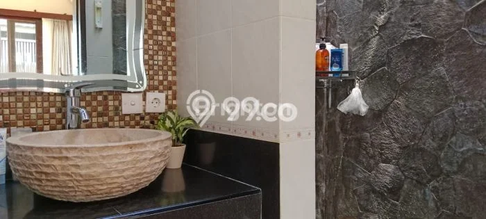 Disewakan! Rumah 6 Kamar Tidur &
4 Kamar Mandi di Gatot Subroto, Denpasar Disewakan! Rumah 6 Kamar Tidur &
4 Kamar Mandi di Gatot Subroto, Denpasar