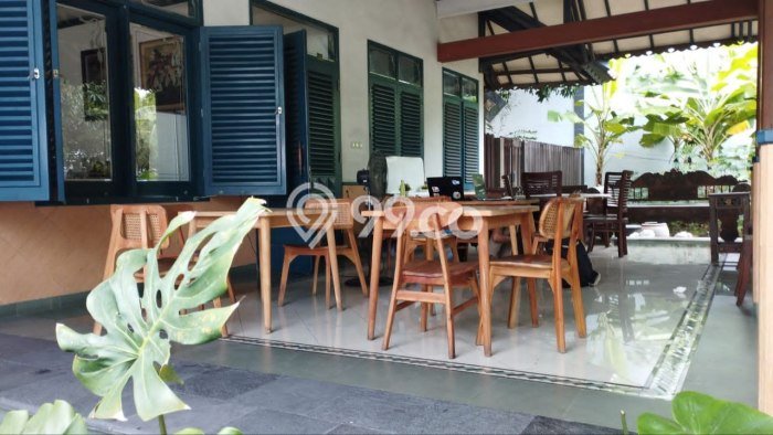Jual Rumah Mewah Elegan Dengan View Eksklusif di Manyar, Surabaya Jual Rumah Mewah Elegan Dengan View Eksklusif di Manyar, Surabaya