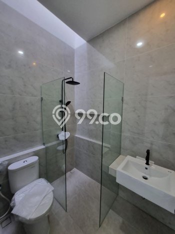 Rumah Elit Modern Tanpa Renovasi di Citraland Surabaya Rumah Elit Modern Tanpa Renovasi di Citraland Surabaya
