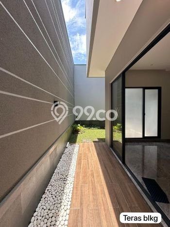 Jual Rumah Luas Elegan Dengan View Cantik di Graha, Surabaya Jual Rumah Luas Elegan Dengan View Cantik di Graha, Surabaya