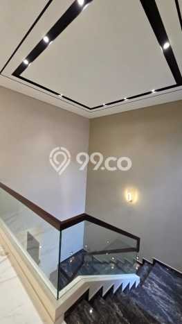 Hunian Mewah LB 620m2 Siap Pakai Desain Elegan di Citraland, Surabaya Hunian Mewah LB 620m2 Siap Pakai Desain Elegan di Citraland, Surabaya