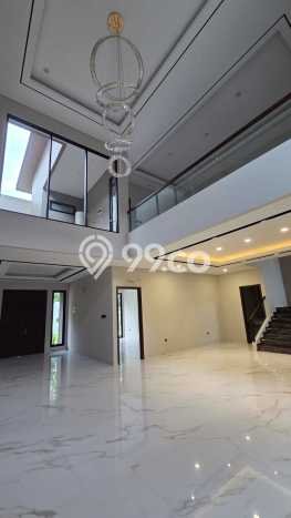 Hunian Mewah LB 620m2 Siap Pakai Desain Elegan di Citraland, Surabaya Hunian Mewah LB 620m2 Siap Pakai Desain Elegan di Citraland, Surabaya