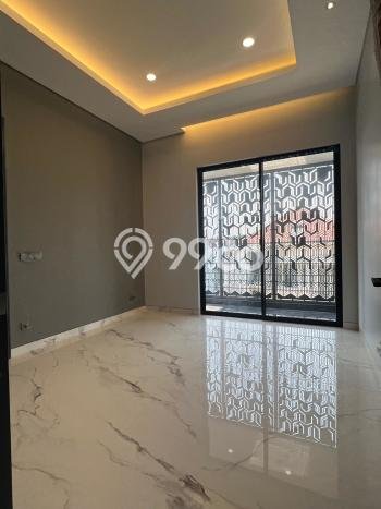 Rumah Luxury Modern Tanpa Renovasi di Citraland Surabaya Rumah Luxury Modern Tanpa Renovasi di Citraland Surabaya