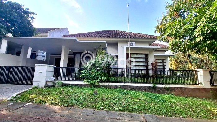 Rumah Elit Modern Tanpa Renovasi di Villa Puncak Tidar Malang Rumah Elit Modern Tanpa Renovasi di Villa Puncak Tidar Malang