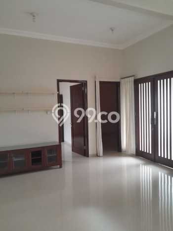 Rumah Elit Modern Tanpa Renovasi di Villa Puncak Tidar Malang Rumah Elit Modern Tanpa Renovasi di Villa Puncak Tidar Malang