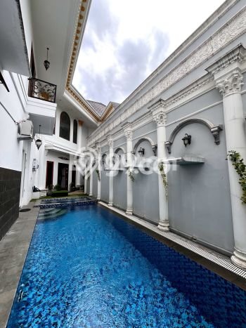 Rumah Elit LB 2300m2 Siap Huni Desain Elegan di Araya, Malang Rumah Elit LB 2300m2 Siap Huni Desain Elegan di Araya, Malang