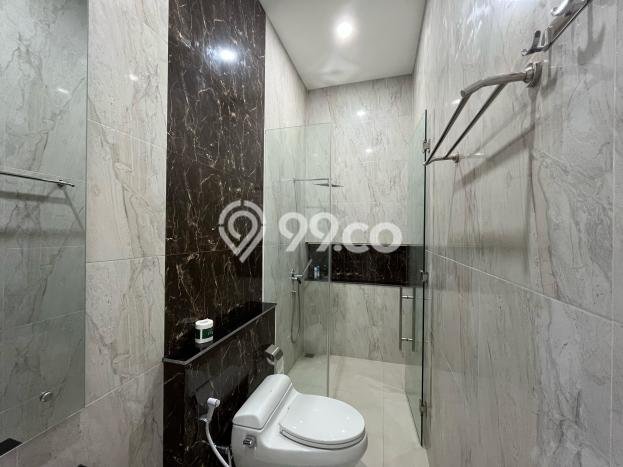 Dijual Rumah Luas Megah Dengan View Cantik di Raffles Hills, Jakarta Timur Dijual Rumah Luas Megah Dengan View Cantik di Raffles Hills, Jakarta Timur