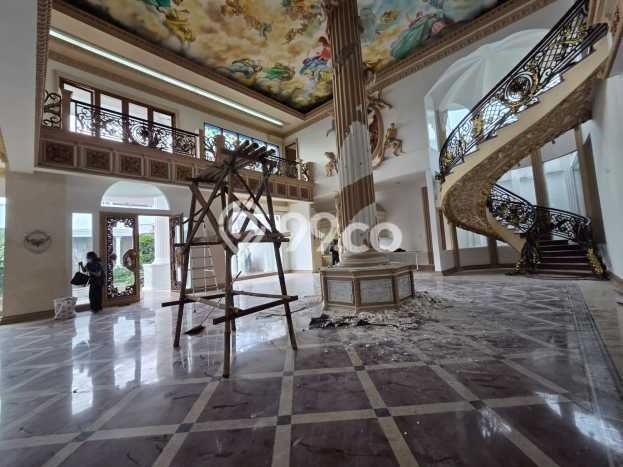 Rumah Kondisi Baik Disewakan di Pondok Indah, Jakarta Selatan LT 1400m2, LB 1300m2 Rumah Kondisi Baik Disewakan di Pondok Indah, Jakarta Selatan LT 1400m2, LB 1300m2