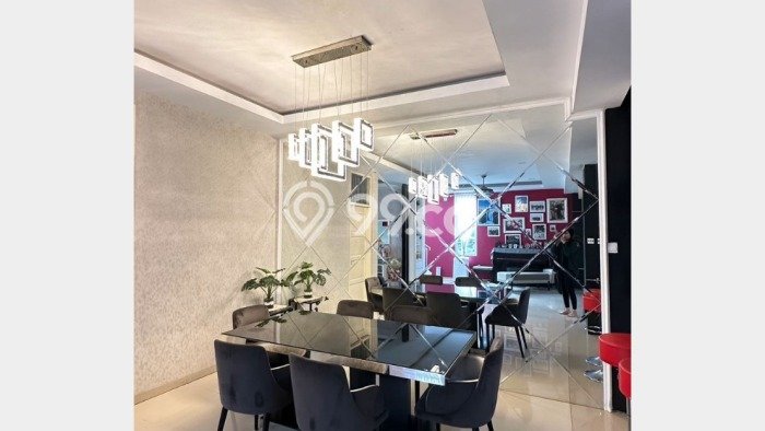 Rumah Strategis Batam Centre, Batam, Luas 304m2m² LB 330m2m² Rumah Strategis Batam Centre, Batam, Luas 304m2m² LB 330m2m²