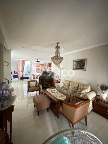 Rumah Eksklusif Siap Huni LT 200m2 di Tapos, Depok Rumah Eksklusif Siap Huni LT 200m2 di Tapos, Depok