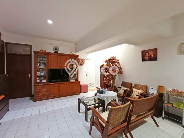 For Sale! Luxury House LT 153m2 Desain Modern di Puri Indah For Sale! Luxury House LT 153m2 Desain Modern di Puri Indah