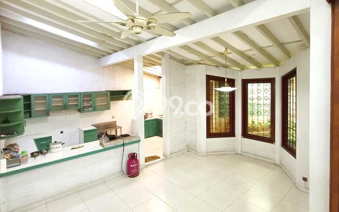 Dijual Rumah Mewah Elegan Dengan View Cantik di Puri Indah, Jakarta Barat Dijual Rumah Mewah Elegan Dengan View Cantik di Puri Indah, Jakarta Barat