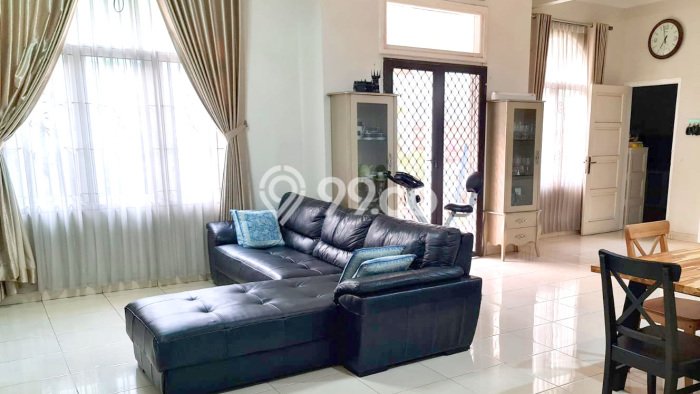 Ready to Use! Premium House LT 400m2 Desain Elegan di Villa Melati Mas Ready to Use! Premium House LT 400m2 Desain Elegan di Villa Melati Mas