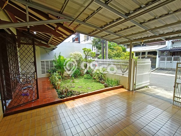 For Sale! Luxury House LT 153m2 Desain Modern di Puri Indah For Sale! Luxury House LT 153m2 Desain Modern di Puri Indah