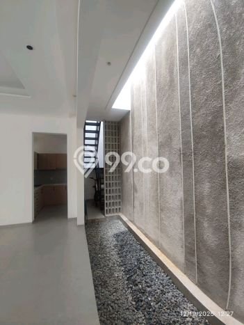 Jual Rumah Mewah Megah Dengan View Eksklusif di Alam Sutera, Tangerang Jual Rumah Mewah Megah Dengan View Eksklusif di Alam Sutera, Tangerang