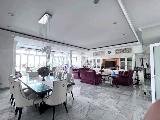 Rumah Mewah LB 600m2 Siap Pakai Desain Elegan di Kemang, Jakarta Selatan Rumah Mewah LB 600m2 Siap Pakai Desain Elegan di Kemang, Jakarta Selatan