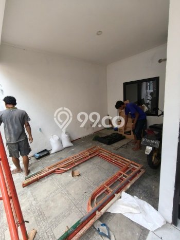 Disewakan! Rumah 2 Kamar Tidur &
2 Kamar Mandi di Duri Kepa, Jakarta Barat Disewakan! Rumah 2 Kamar Tidur &
2 Kamar Mandi di Duri Kepa, Jakarta Barat