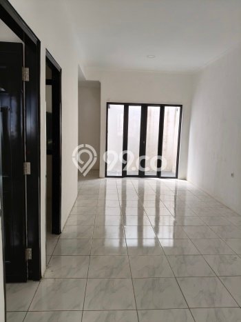 Disewakan! Rumah 2 Kamar Tidur &
2 Kamar Mandi di Duri Kepa, Jakarta Barat Disewakan! Rumah 2 Kamar Tidur &
2 Kamar Mandi di Duri Kepa, Jakarta Barat