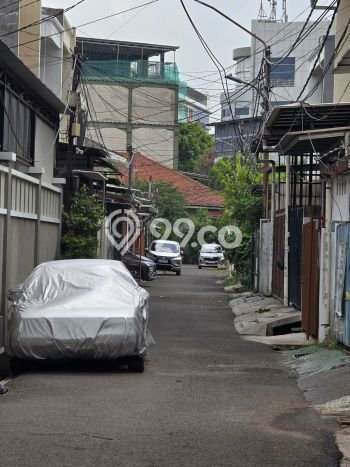 Dijual Hunian Rumah Terawat 4 KT di Tanjung Duren, Jakarta Barat Dijual Hunian Rumah Terawat 4 KT di Tanjung Duren, Jakarta Barat