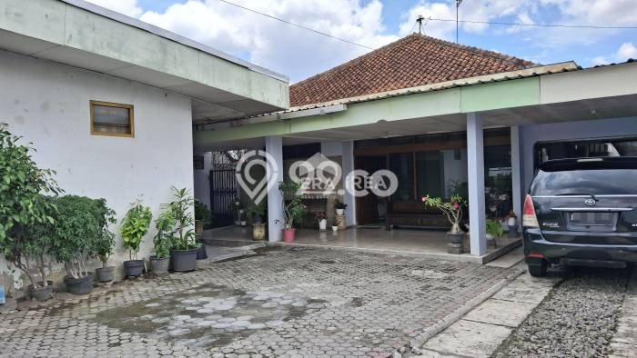 Hunian Mewah LB 300m2 Siap Huni Desain Elegan di Maguwoharjo, Yogyakarta Hunian Mewah LB 300m2 Siap Huni Desain Elegan di Maguwoharjo, Yogyakarta