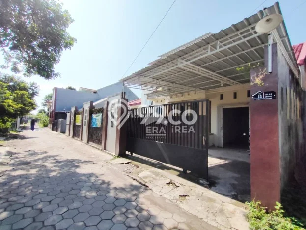 Dijual Rumah 6 Kamar Lokasi Ideal Bagus dan Strategis di Kalasan Dijual Rumah 6 Kamar Lokasi Ideal Bagus dan Strategis di Kalasan