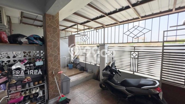 Rumah Modern Cantik 4 Kamar Bisa Langsung Pindah di Colomadu Rumah Modern Cantik 4 Kamar Bisa Langsung Pindah di Colomadu