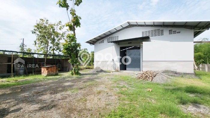 Area Ramai! Gudang Dijual di Gondangrejo untuk Bisnis Luas Bangunan 3500m2 Area Ramai! Gudang Dijual di Gondangrejo untuk Bisnis Luas Bangunan 3500m2