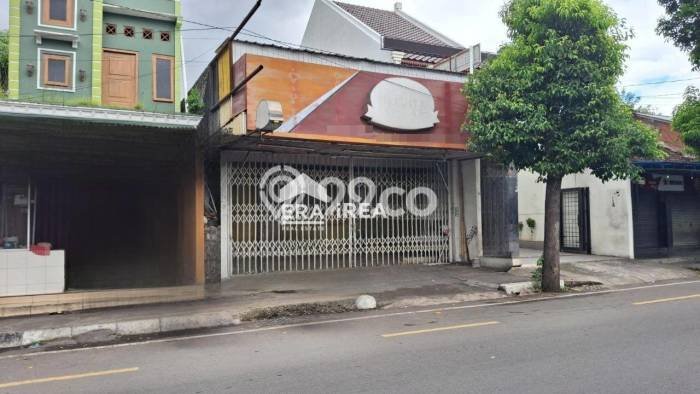 Lokasi Strategis! Dijual Komersial Bisnis di Mantrijeron, Yogyakarta Kondisi Bagus Lokasi Strategis! Dijual Komersial Bisnis di Mantrijeron, Yogyakarta Kondisi Bagus