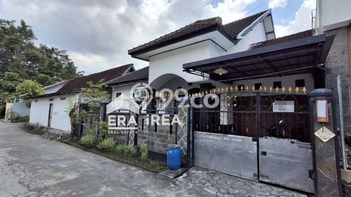 Hunian Cantik Modern Lb 176m2 di Depok, Sleman Hunian Cantik Modern Lb 176m2 di Depok, Sleman