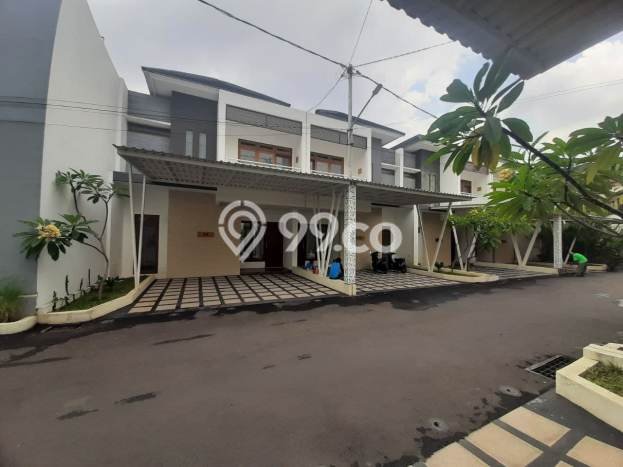 Rumah Luxury Modern Tanpa Renovasi di Ciganjur Jakarta Selatan Rumah Luxury Modern Tanpa Renovasi di Ciganjur Jakarta Selatan