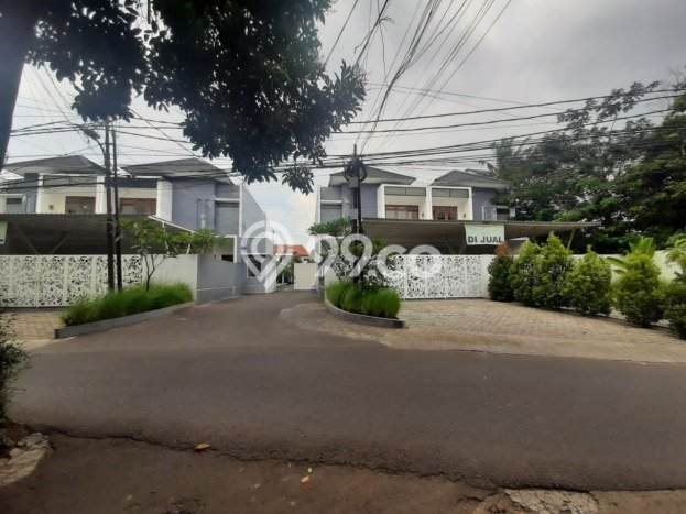 Rumah Luxury Modern Tanpa Renovasi di Ciganjur Jakarta Selatan Rumah Luxury Modern Tanpa Renovasi di Ciganjur Jakarta Selatan