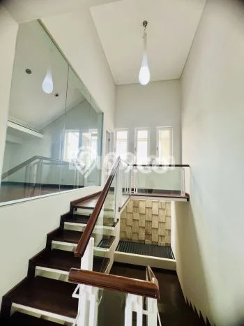 Rumah Elit Modern Siap Huni di Pondok Indah Jakarta Selatan Rumah Elit Modern Siap Huni di Pondok Indah Jakarta Selatan