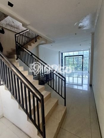 Ruko Bagus Dijual LB 250m2 Lokasi Strategis Jakarta Barat Area Cocok untuk Berbisnis Ruko Bagus Dijual LB 250m2 Lokasi Strategis Jakarta Barat Area Cocok untuk Berbisnis
