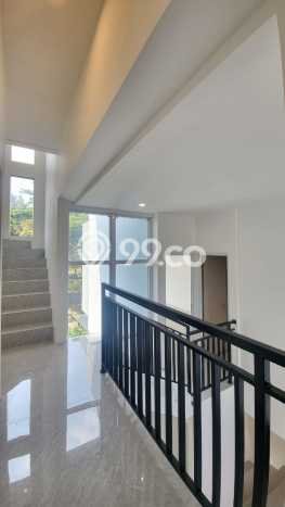 Hunian Elit LB 200m2 Siap Pakai Desain Elegan di Sektor 7-Bintaro, Tangerang Selatan Hunian Elit LB 200m2 Siap Pakai Desain Elegan di Sektor 7-Bintaro, Tangerang Selatan