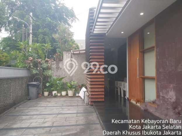 Siap Huni Rumah Mewah 4 Kamar di Kebayoran Baru Dekat ke Mana Pun Siap Huni Rumah Mewah 4 Kamar di Kebayoran Baru Dekat ke Mana Pun