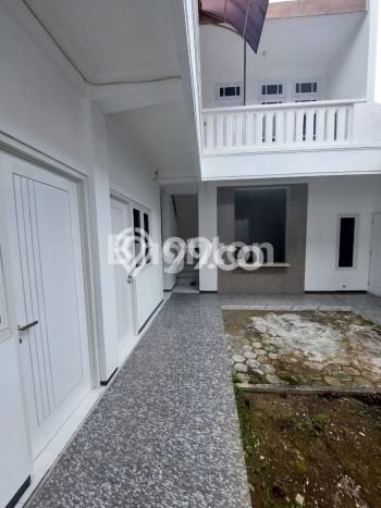 HARGA SPESIAL! Rumah Modern area Dieng, Malang, Luas 250m2m² Bangunan 350m2m² Bisa Nego! HARGA SPESIAL! Rumah Modern area Dieng, Malang, Luas 250m2m² Bangunan 350m2m² Bisa Nego!