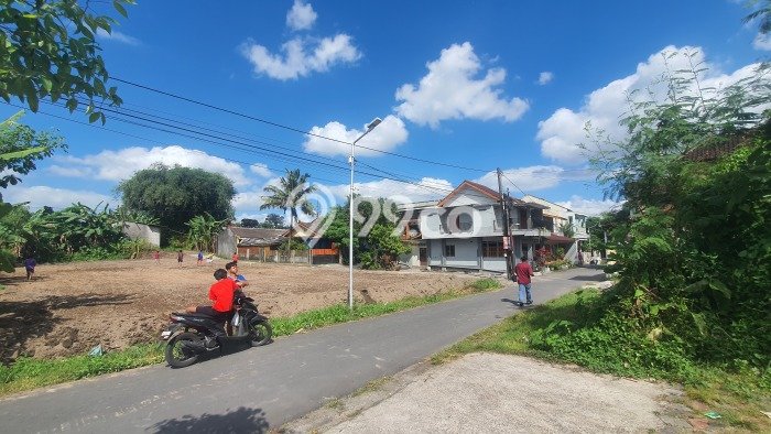 Rumah Modern 3 KT di Sleman Yogyakarta Unfurnished Rumah Modern 3 KT di Sleman Yogyakarta Unfurnished