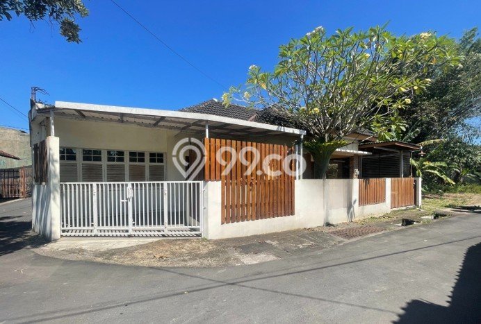 Rumah Modern 3 KT LT 256m2 di Purwomartani Rumah Modern 3 KT LT 256m2 di Purwomartani