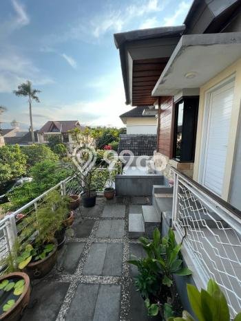 Hunian Cantik Modern Lb 200m2 di Ciputat, Tangerang Selatan Hunian Cantik Modern Lb 200m2 di Ciputat, Tangerang Selatan