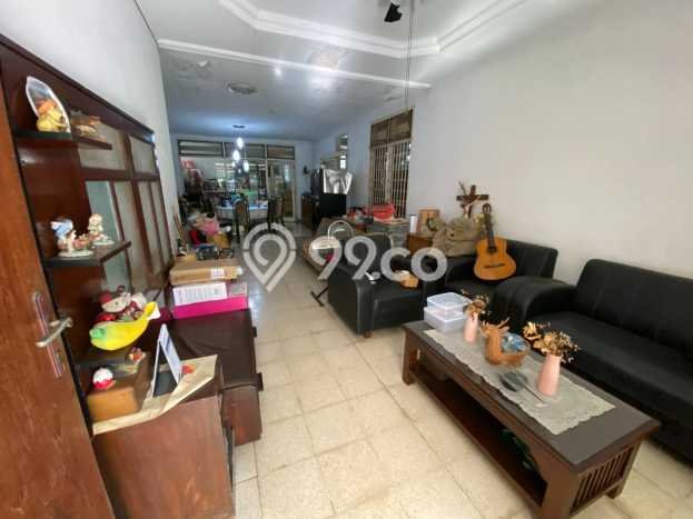 Hunian Mewah Dijual LT 240m2 di Dukuh Pakis, Surabaya Hunian Mewah Dijual LT 240m2 di Dukuh Pakis, Surabaya