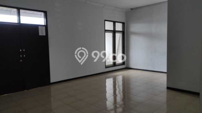 For Sale Rumah Mewah Exclusive di Dukuh Pakis, Surabaya For Sale Rumah Mewah Exclusive di Dukuh Pakis, Surabaya